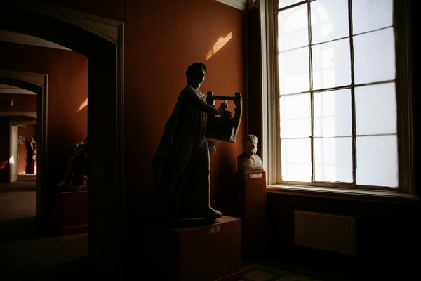 Transformation Scolaire : L'Impact de l'Éducation sur la Réorganisation des Relations Sociales